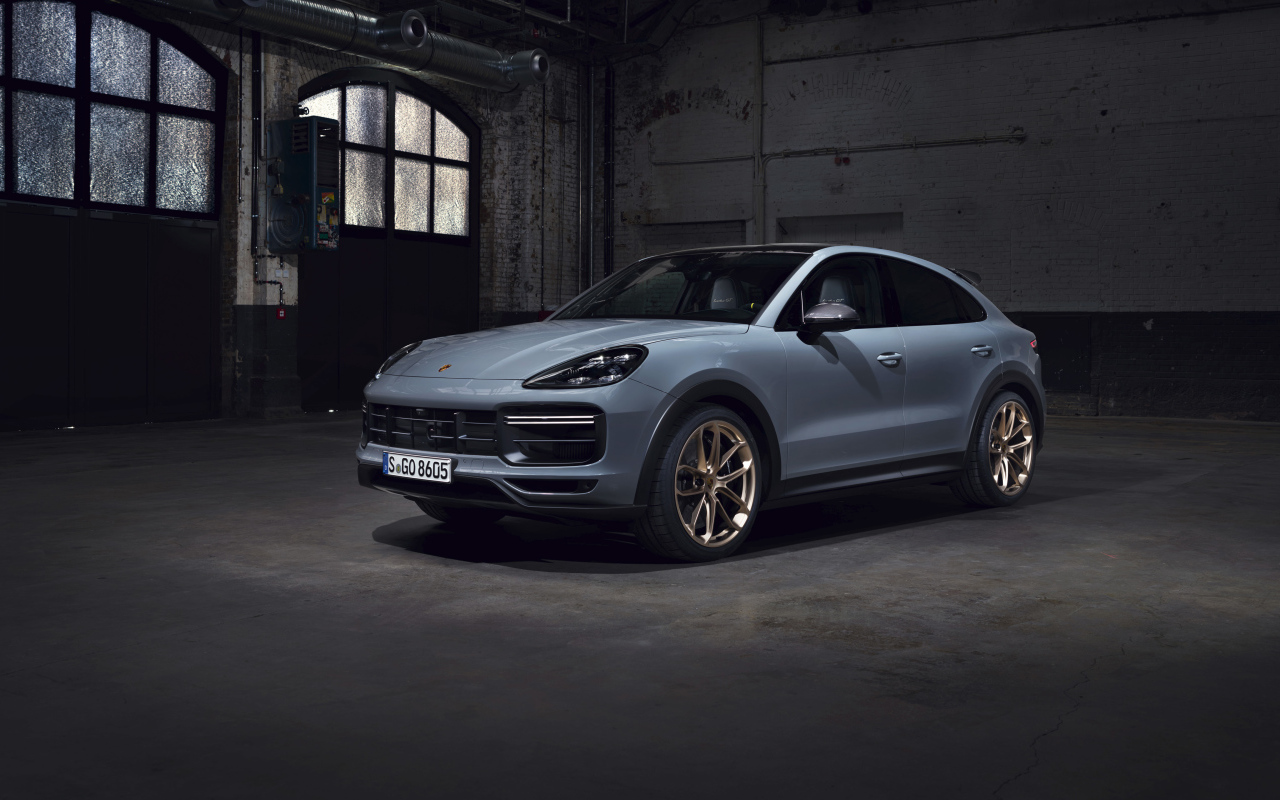 Кроссовер Porsche Cayenne Turbo GT 2021 года