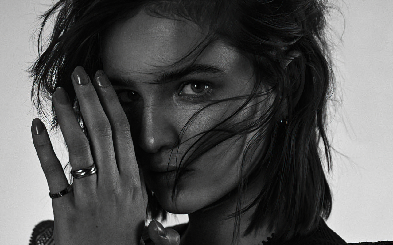 Лицо актрисы Лизы Викари