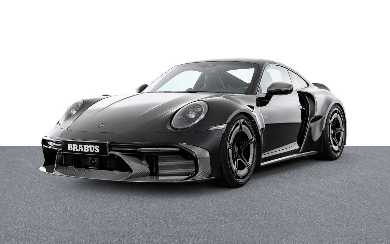 Черный автомобиль  Brabus 900 Rocket R