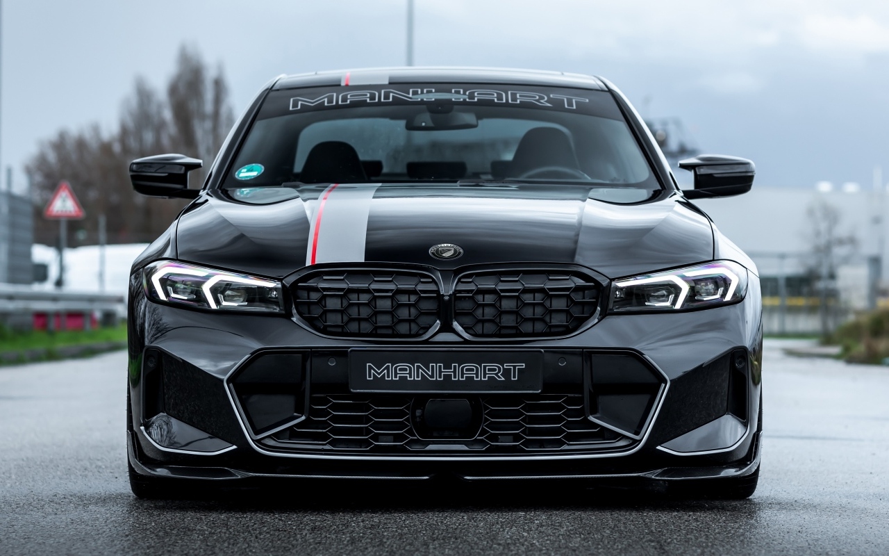 Вид спереди на автомобиль Manhart MH3 400d 2023 года