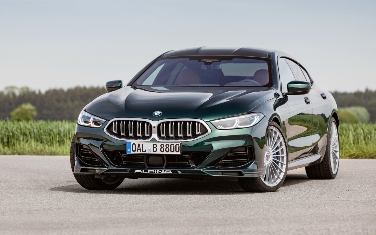 Зеленый автомобиль Alpina B8