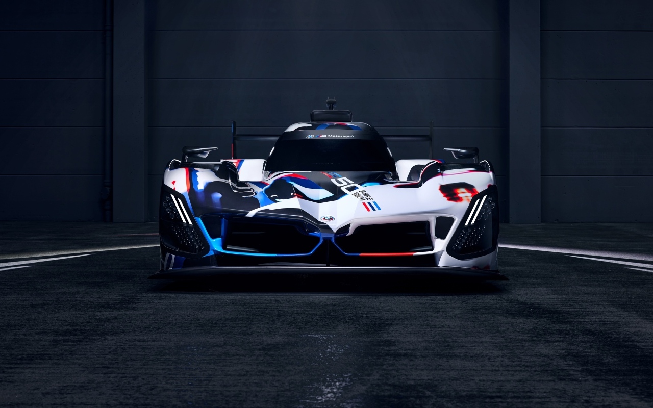 Гоночный автомобиль  BMW M Hybrid V8