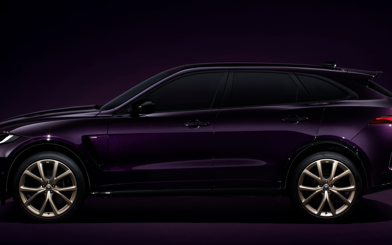 Автомобиль Jaguar F-Pace SVR