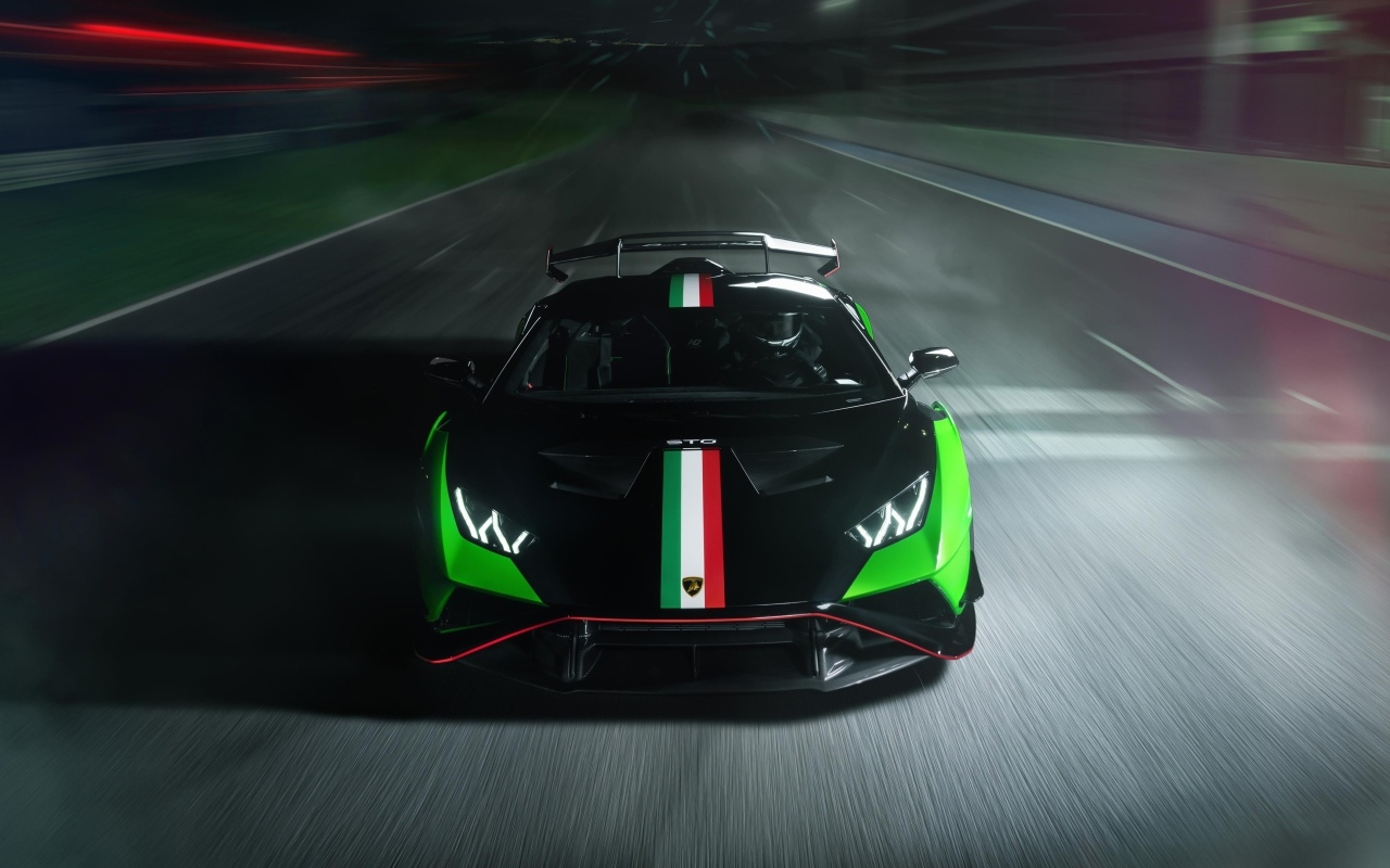 Вид спереди на автомобиль Lamborghini Huracan STO SC 10 Anniversario