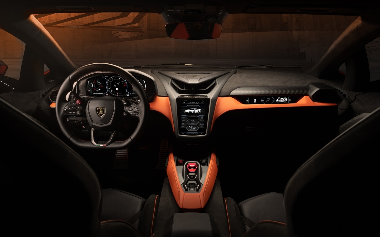 Салон автомобиля Lamborghini Revuelto 2023 года