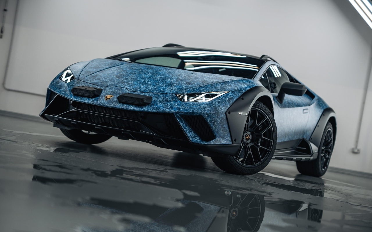 Автомобиль Lamborghini Huracán  в здании