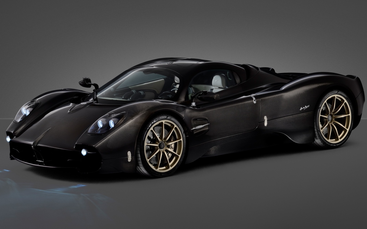 Спортивный автомобиль Pagani Utopia 2023 года