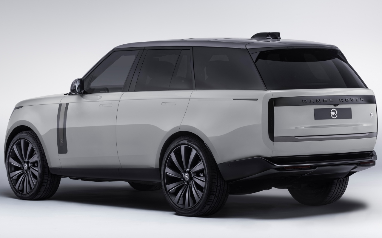 Внедорожник Range Rover SV Lansdowne Edition 2023  вид сзади