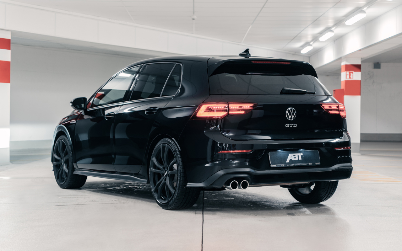 Кроссовер ABT Volkswagen Golf GTD 2021 года вид сзади