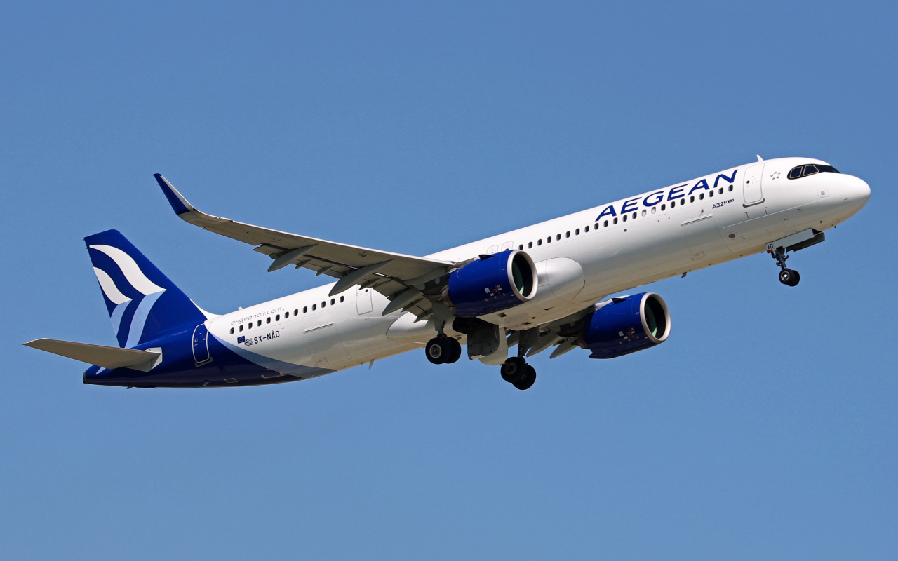 Большой самолет A 321-271NX авиакомпании  Aegean