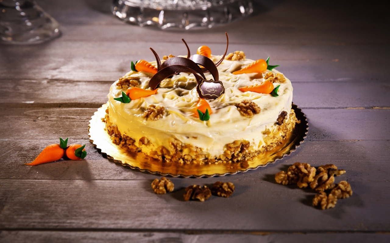 Морковный пирог с грецкими орехами