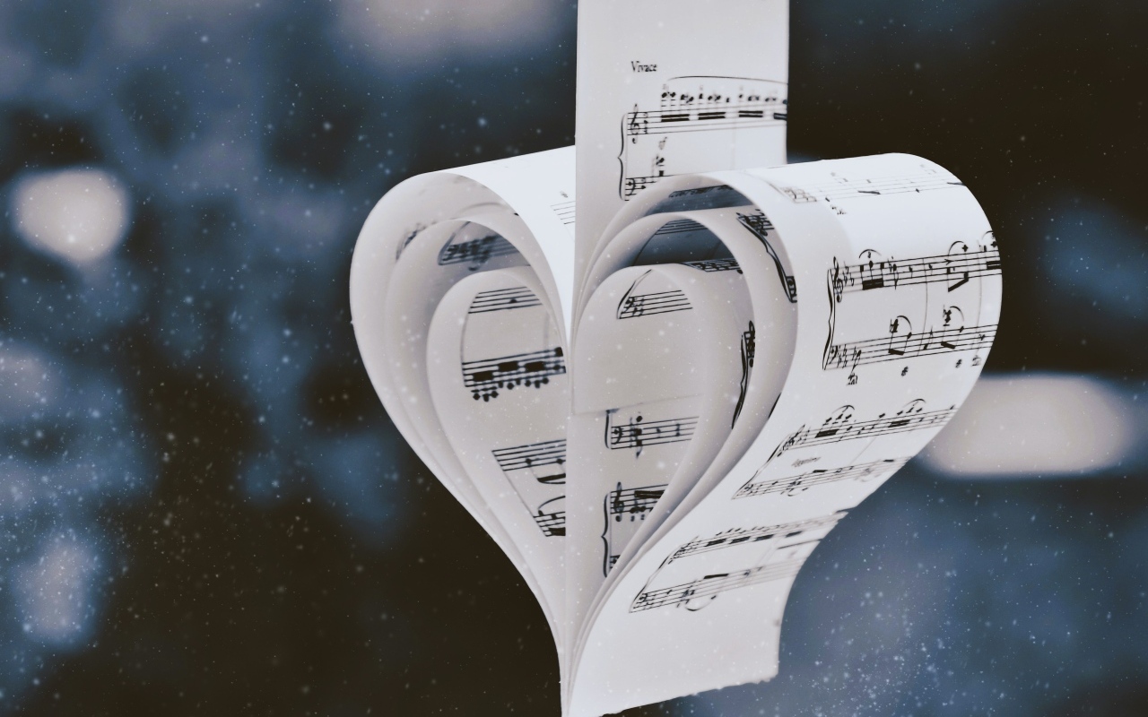 Сердце из нотной тетради