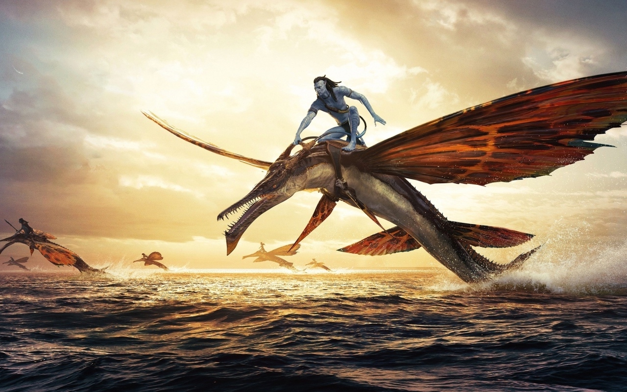 Персонаж фильма Аватар: Путь воды над  морем