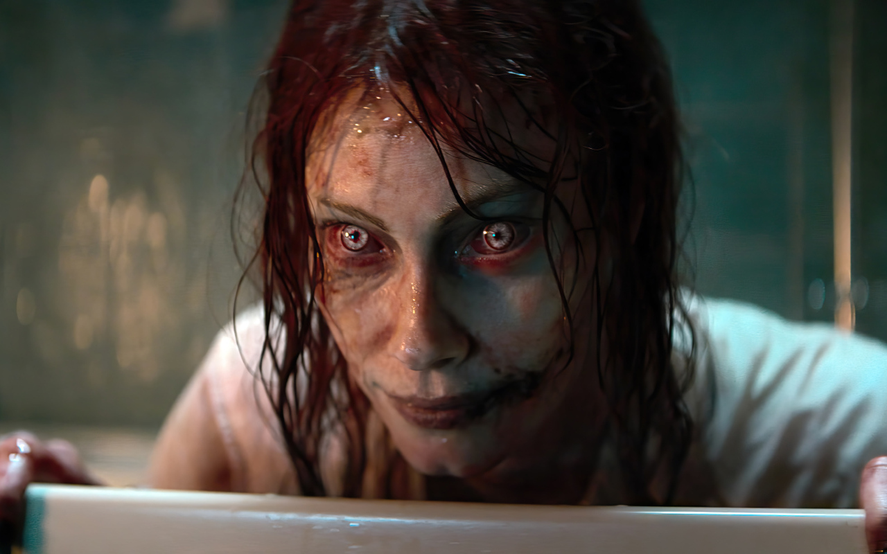 Девушка зомби из фильма Восстание зловещих мертвецов, 2023