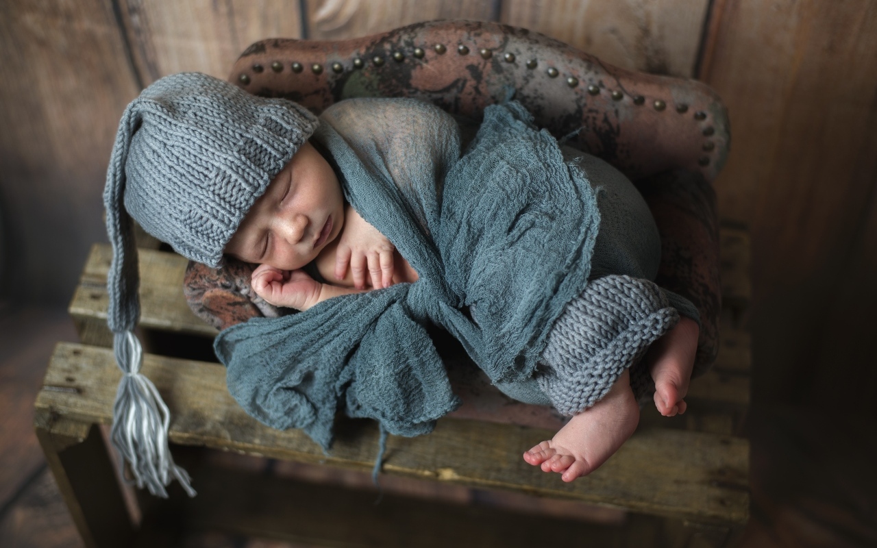 Фотосессия новорожденного ребенка в костюме