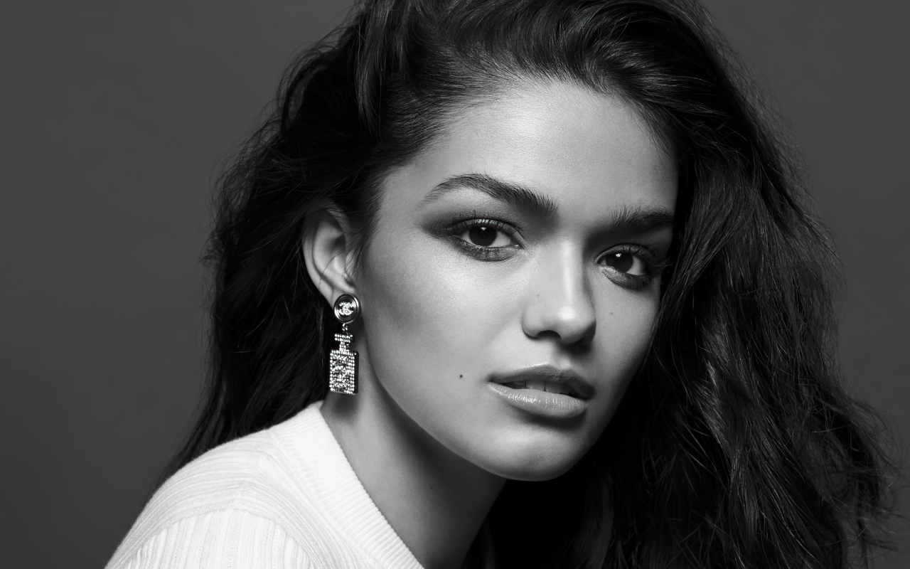 Актриса Рейчел Зеглер лицо крупным планом