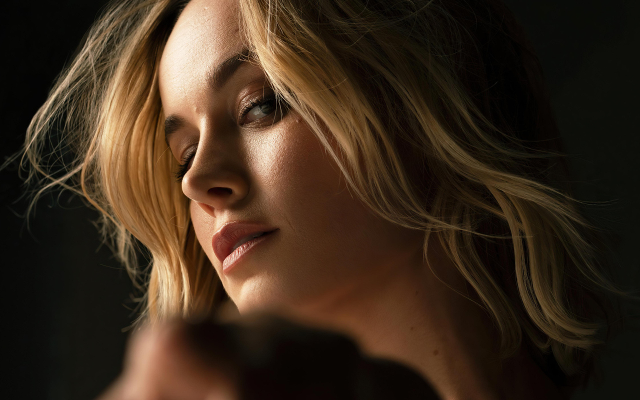 Лицо актрисы Бри Ларсон крупным планом