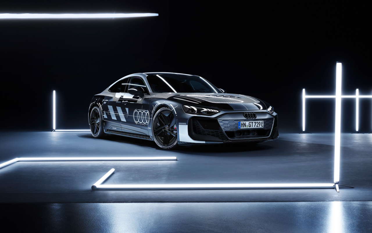 Автомобиль Audi RS E-Tron GT Prototype