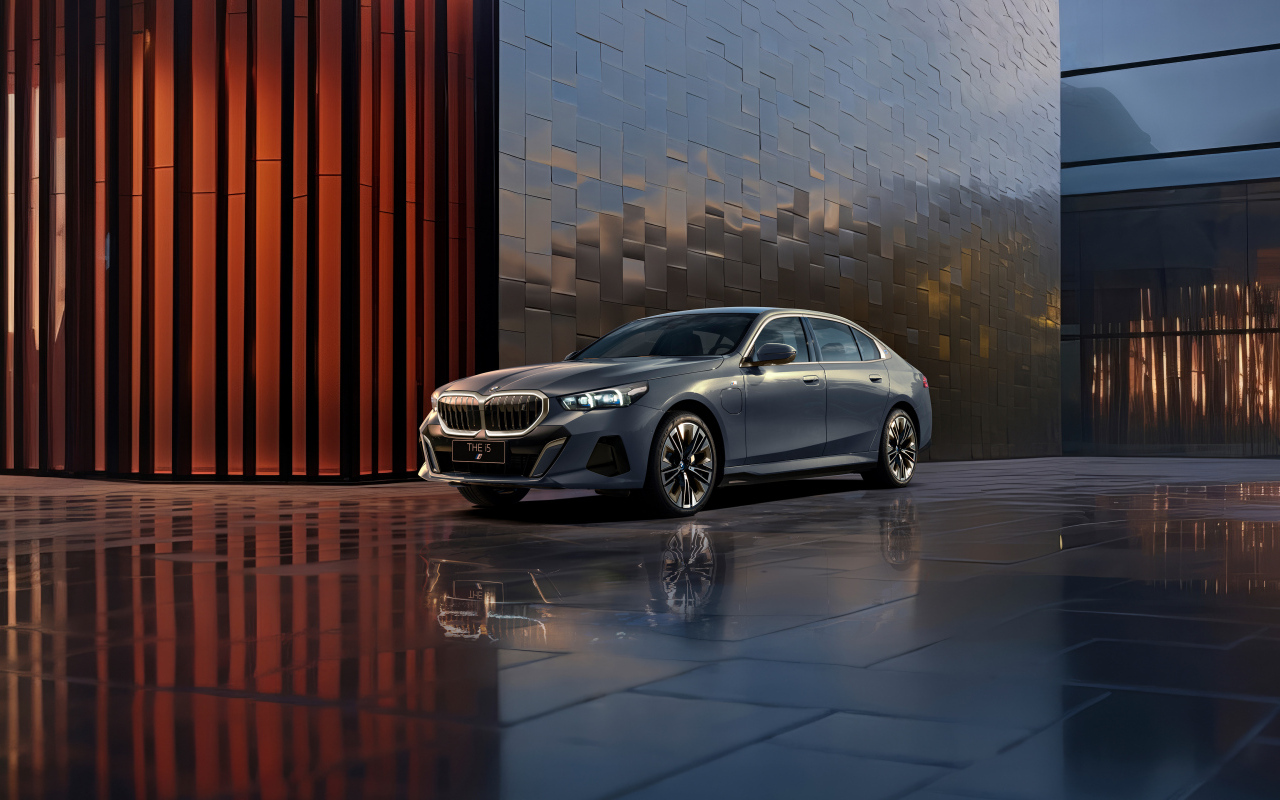 Автомобиль BMW i5 eDrive40L M Sport 2024 года