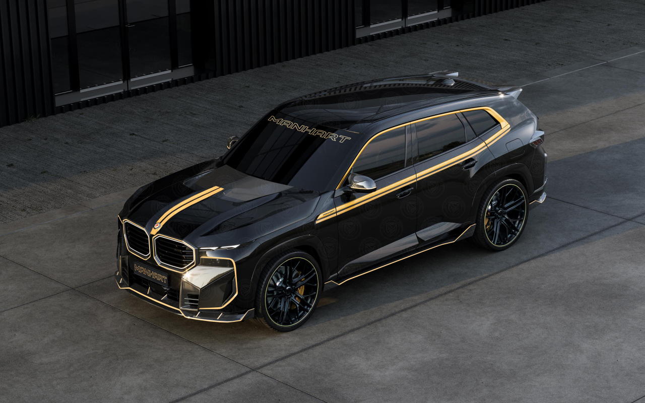 Черный автомобиль BMW XM Thor Regular Carbon Package 2024 года