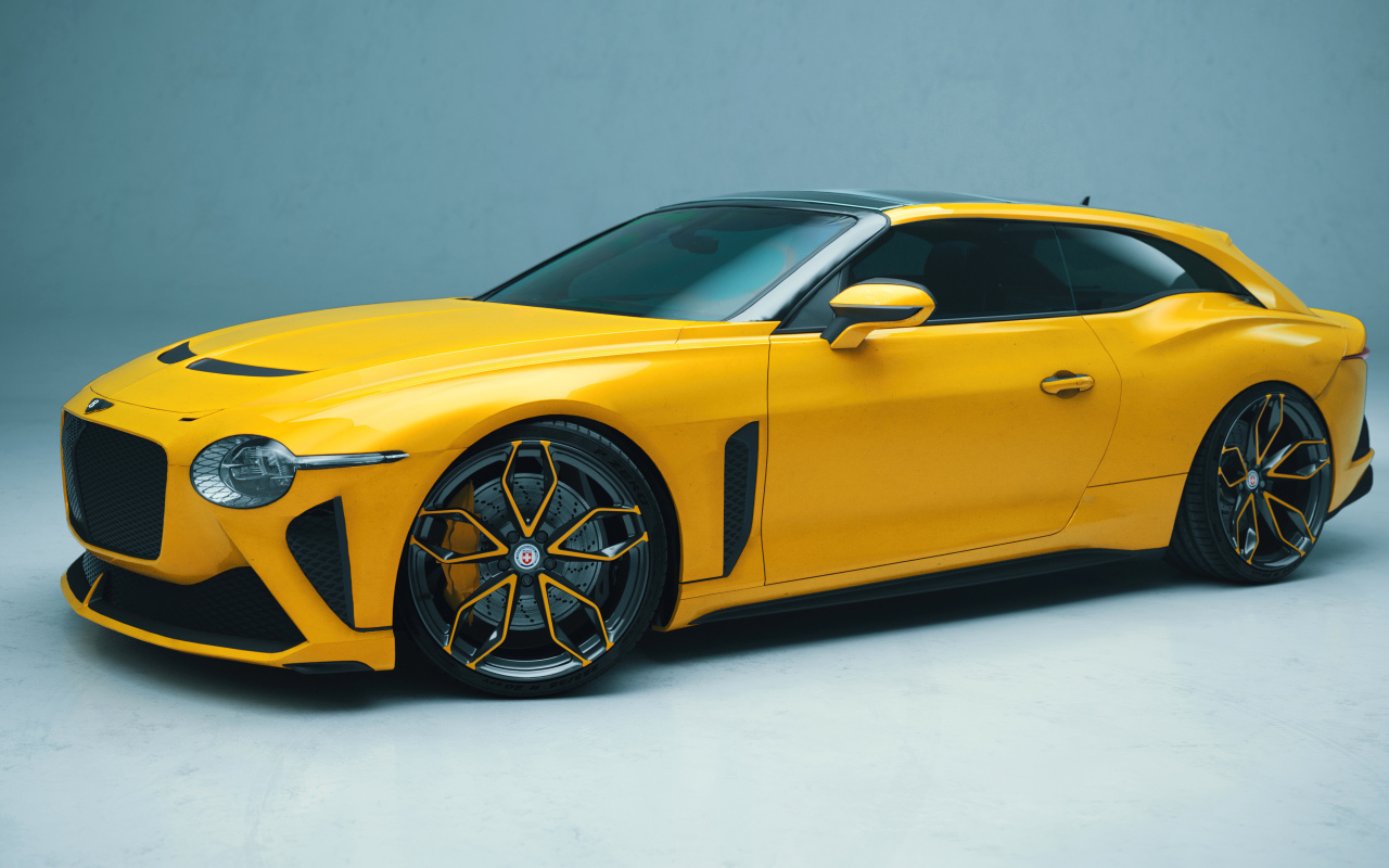 Желтый автомобиль Bentley Mulliner Bacalar на голубом фоне