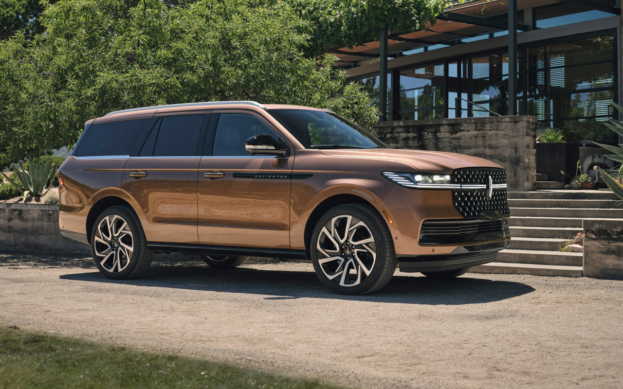 Коричневый автомобиль Lincoln Navigator L Black Label  2025 года