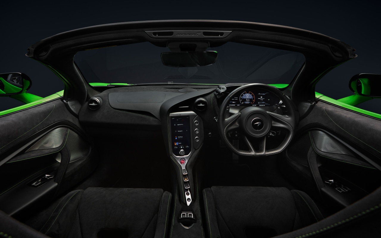 Салон автомобиля McLaren 750S