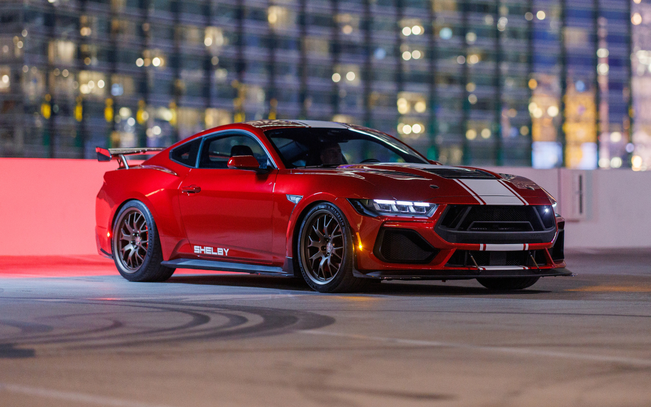 Красный автомобиль  Shelby Super Snake 2024 года