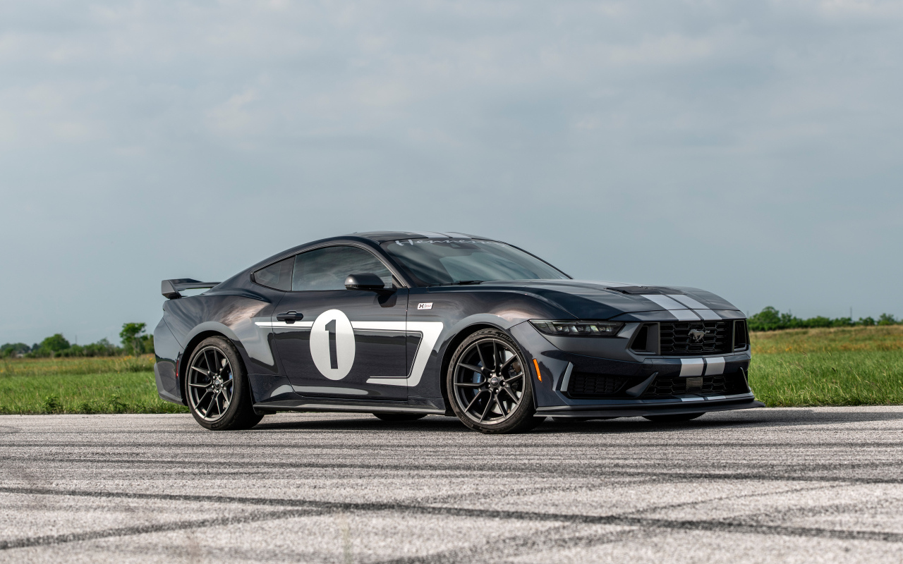 Спортивный автомобиль Hennessey H850 Mustang Dark Horse 2024