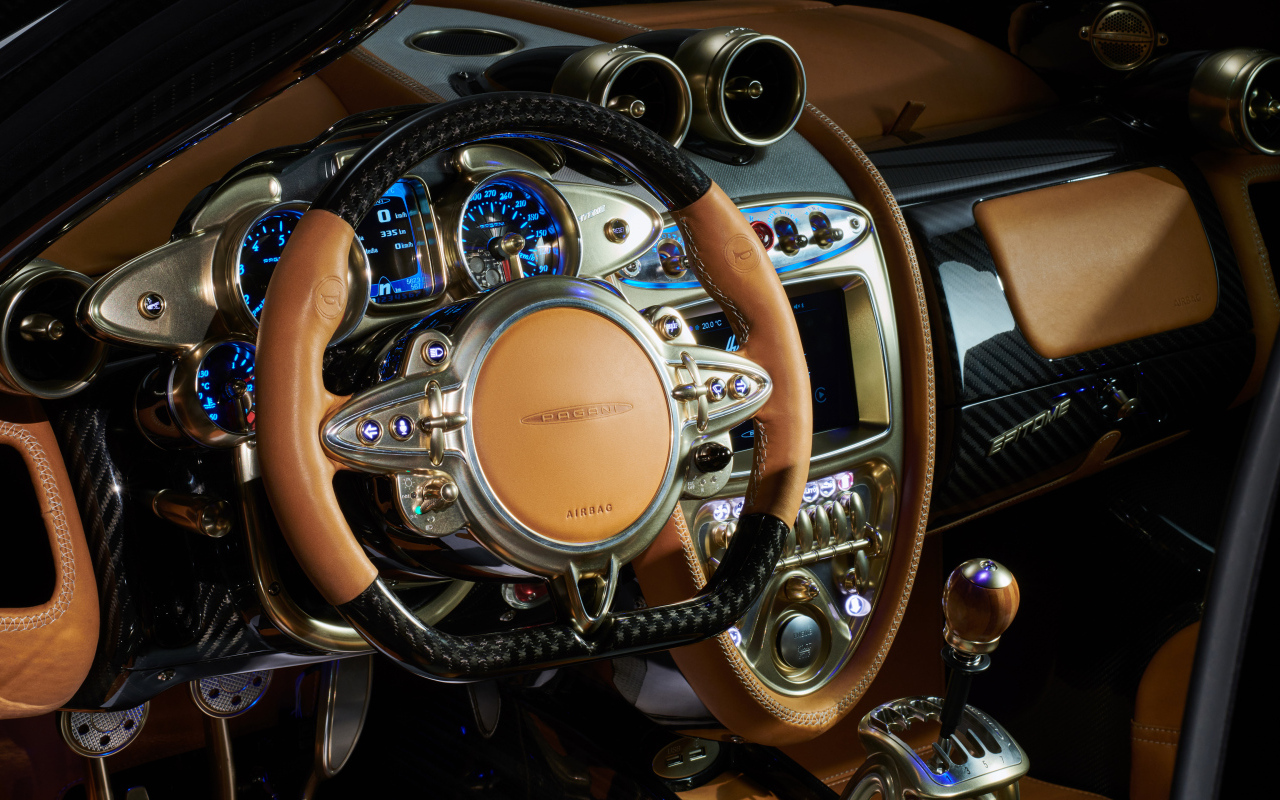 Кожаный салон автомобиля Pagani Huayra Epitome 2024 года
