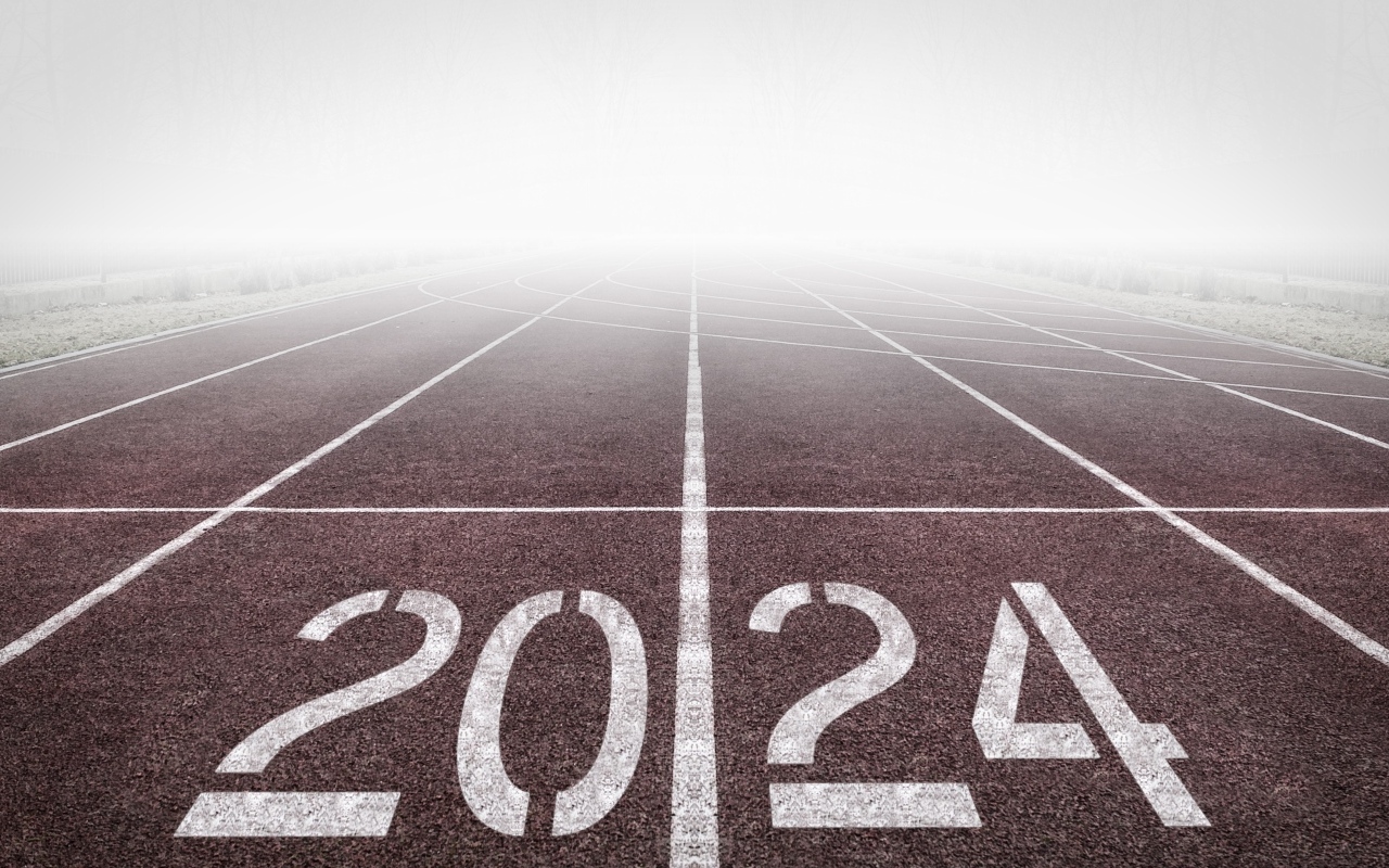 Цифры 2024 на взлетной полосе