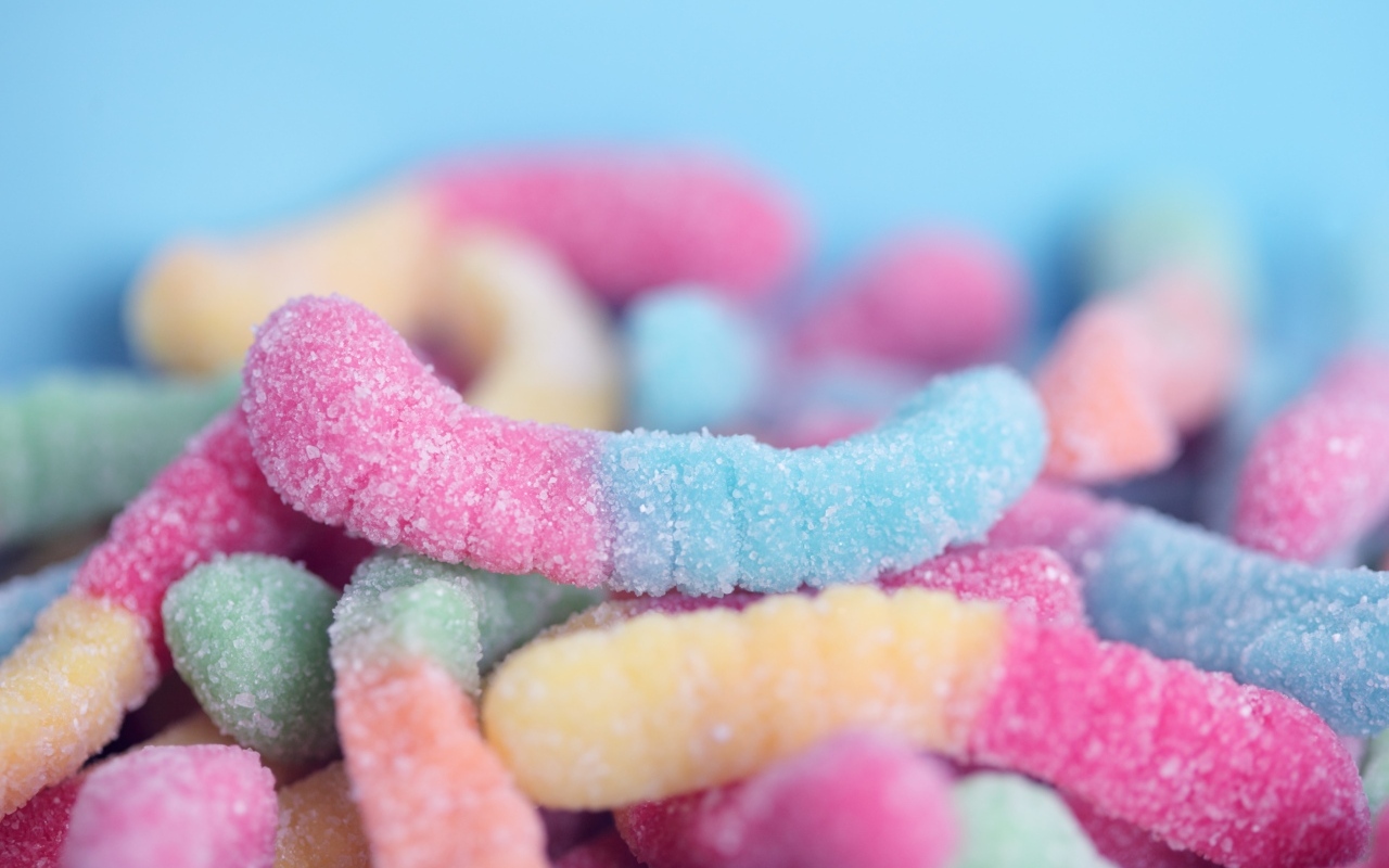 Разноцветные желейные червячки