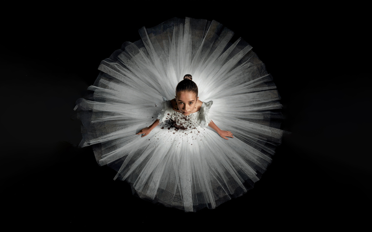 Постер фильма ужасов Эбигейл