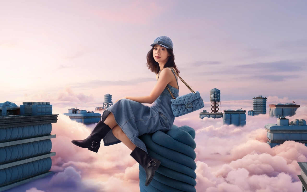 Южнокорейская репер Ли Янг Джи в облаках