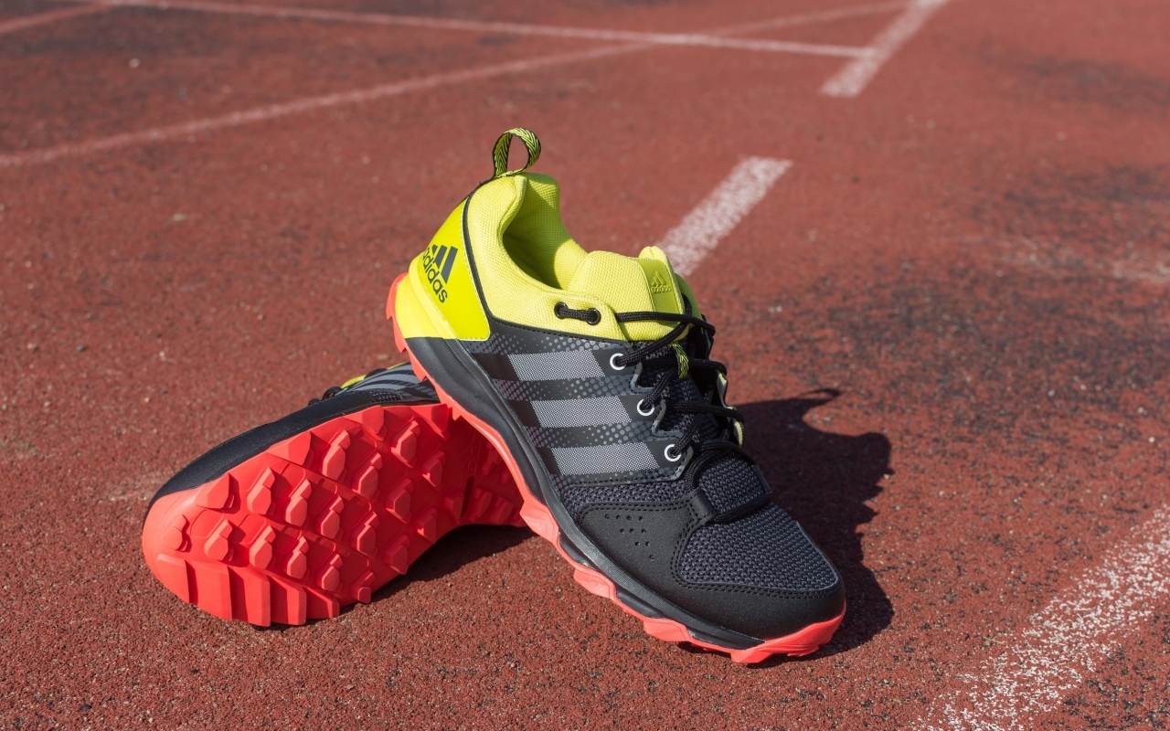 Спортивные кроссовки адидас 