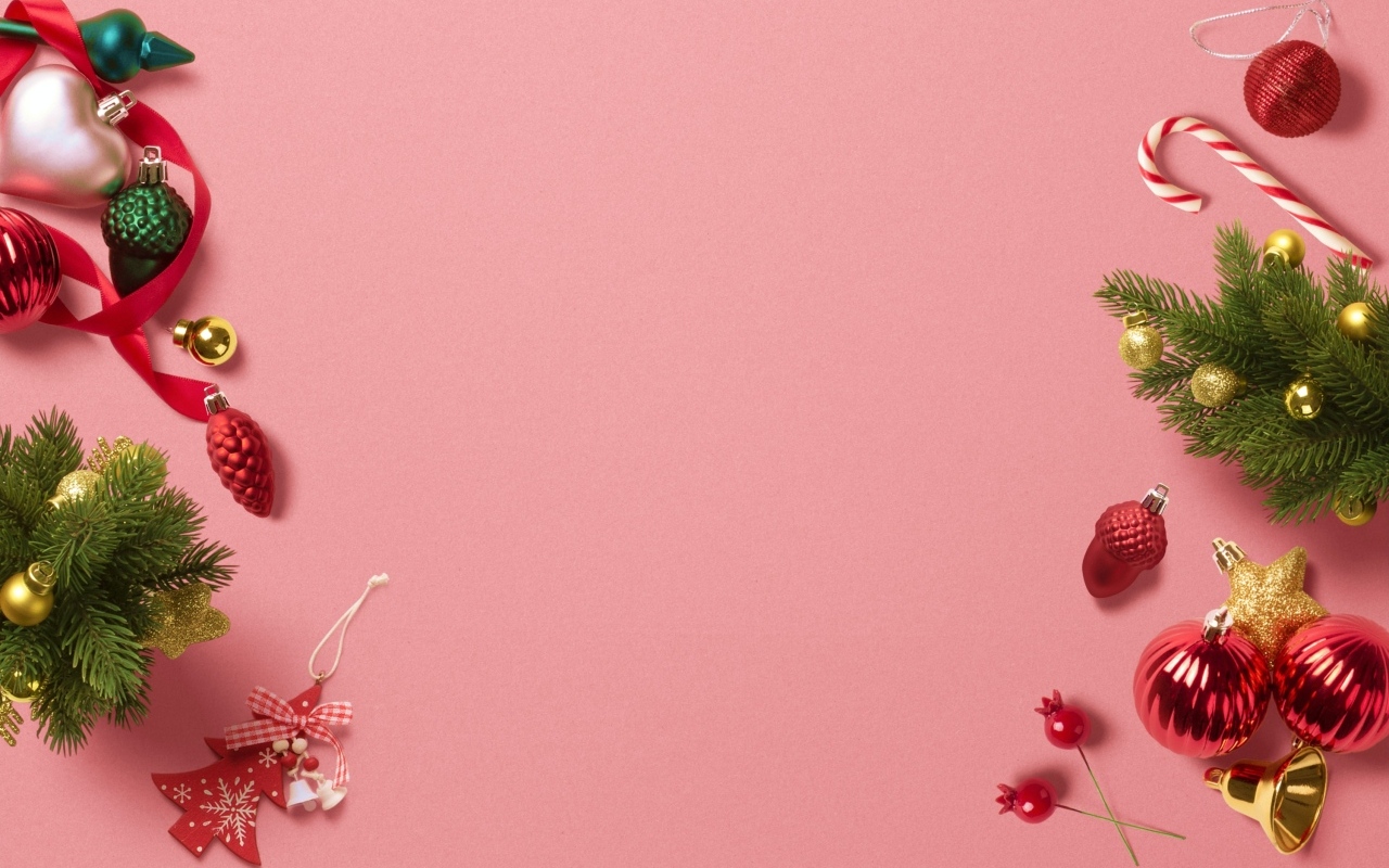 Розовый фон с игрушками, шаблон для открытки 