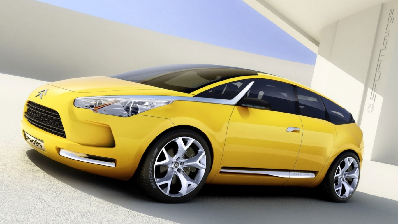 Желтый Citroen 2005