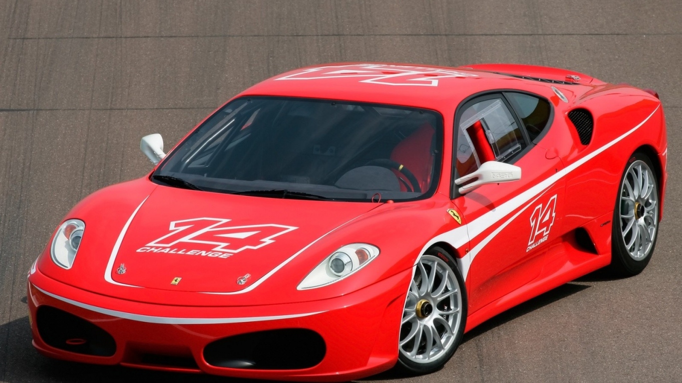 Красный спортивный автомобиль Ferrari