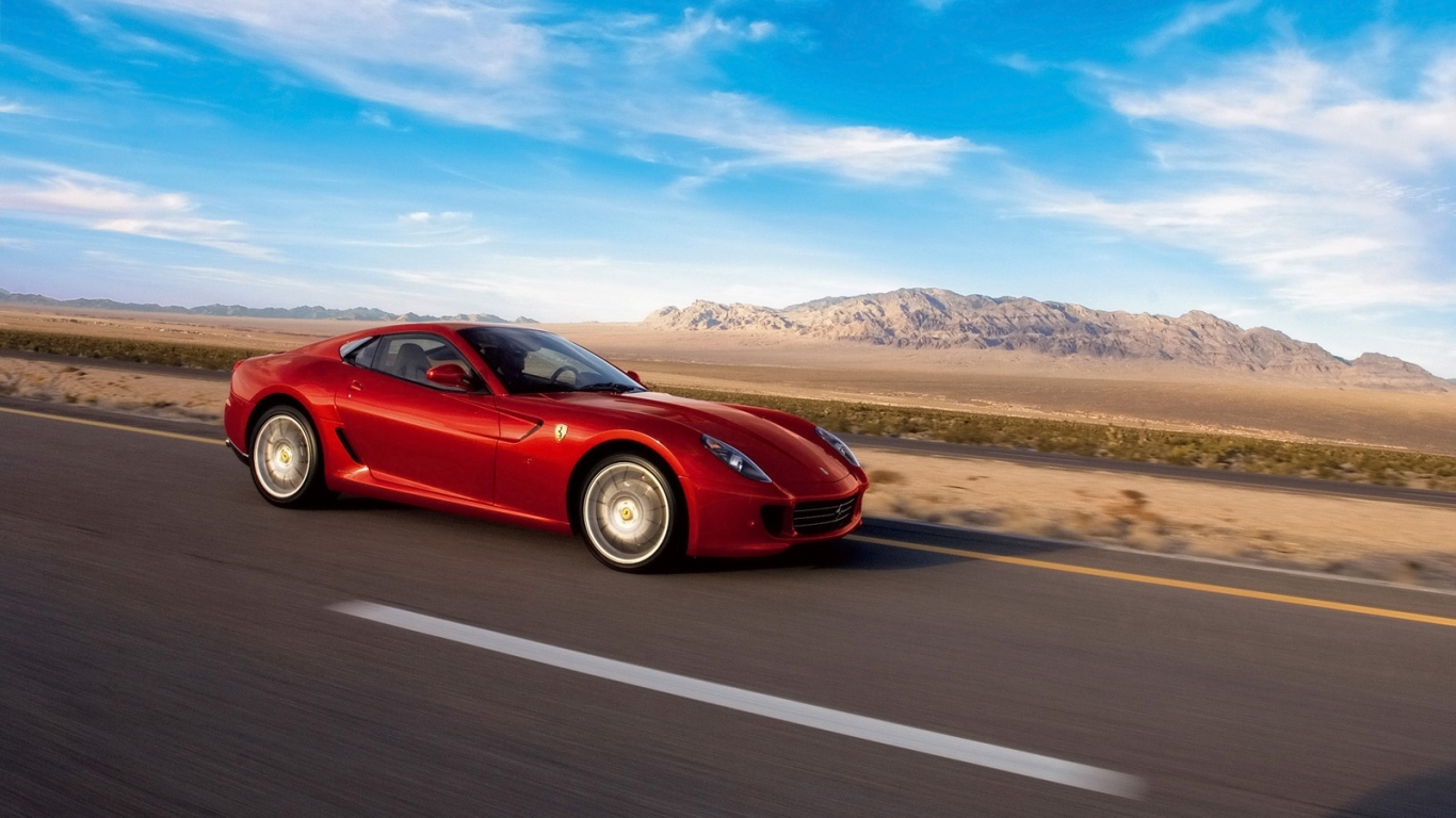 Автомобиль Ferrari GTB 599 на скорости