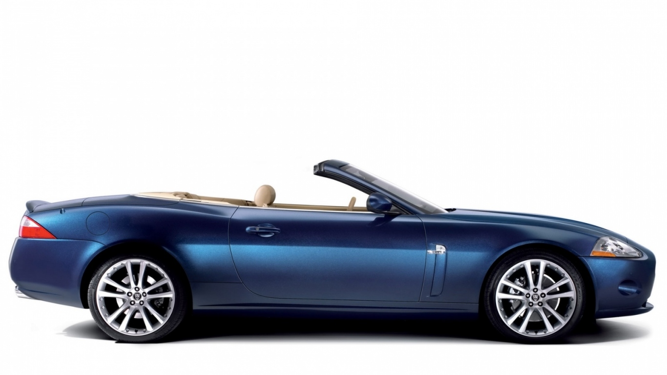 Jaguar XK вид сбоку