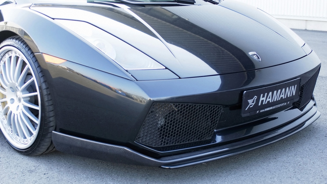 Lamborghini вид спереди