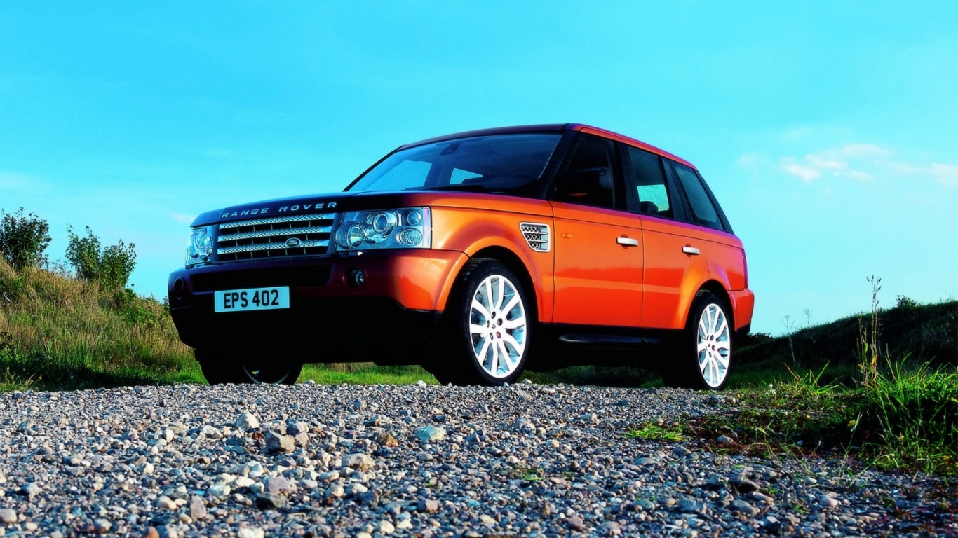 Range Rover на грунтовке