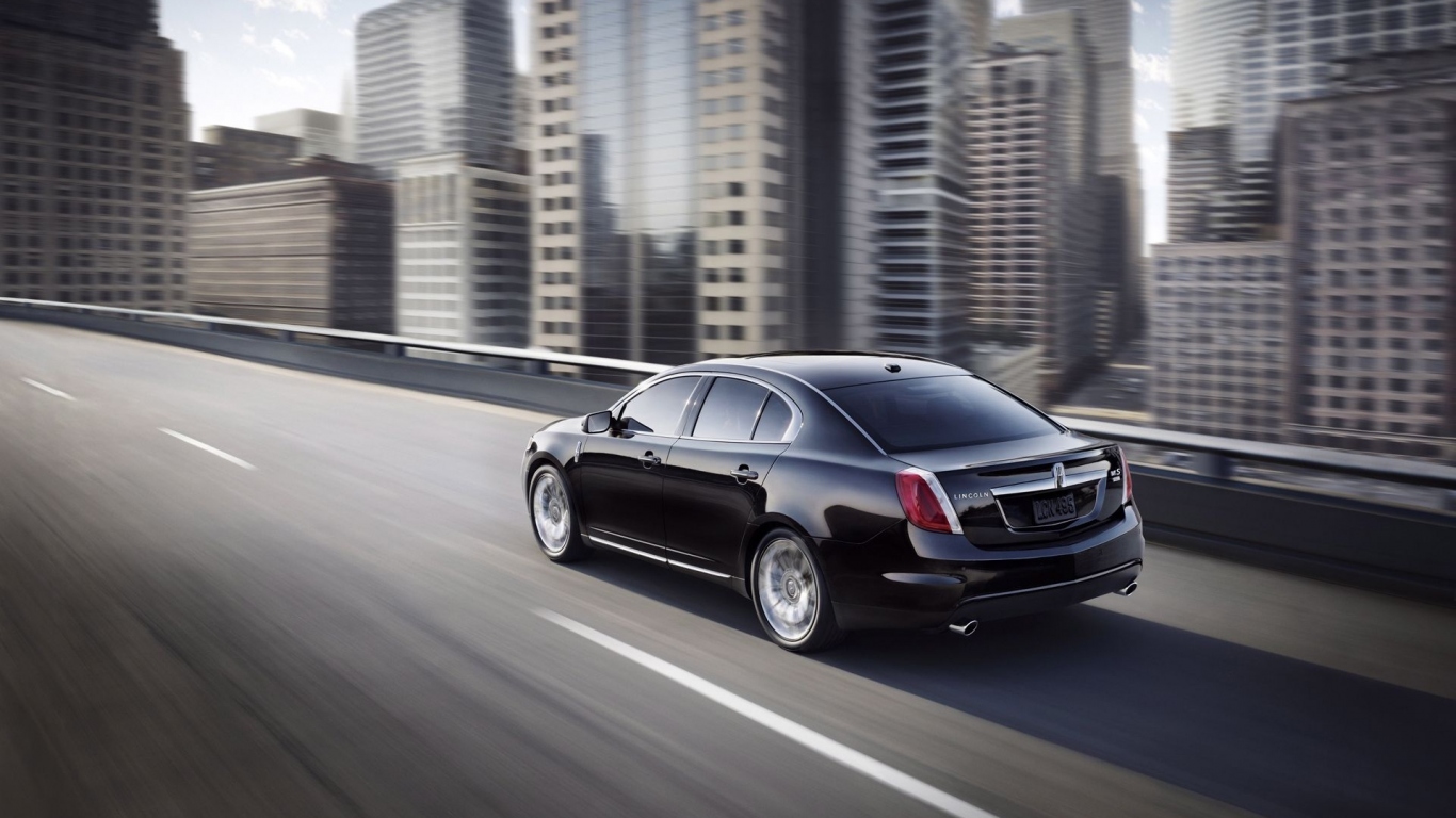 Lincoln на скоростном шоссе