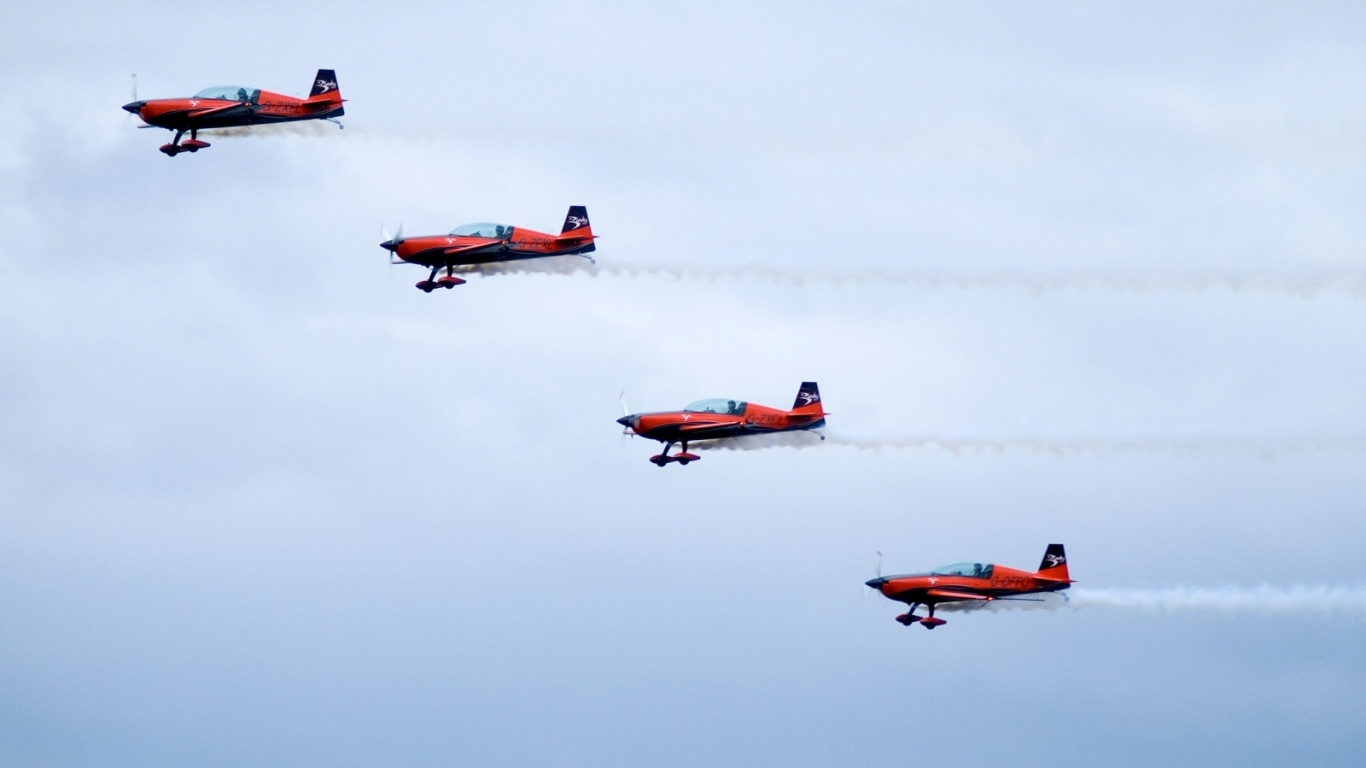 Красные самолеты