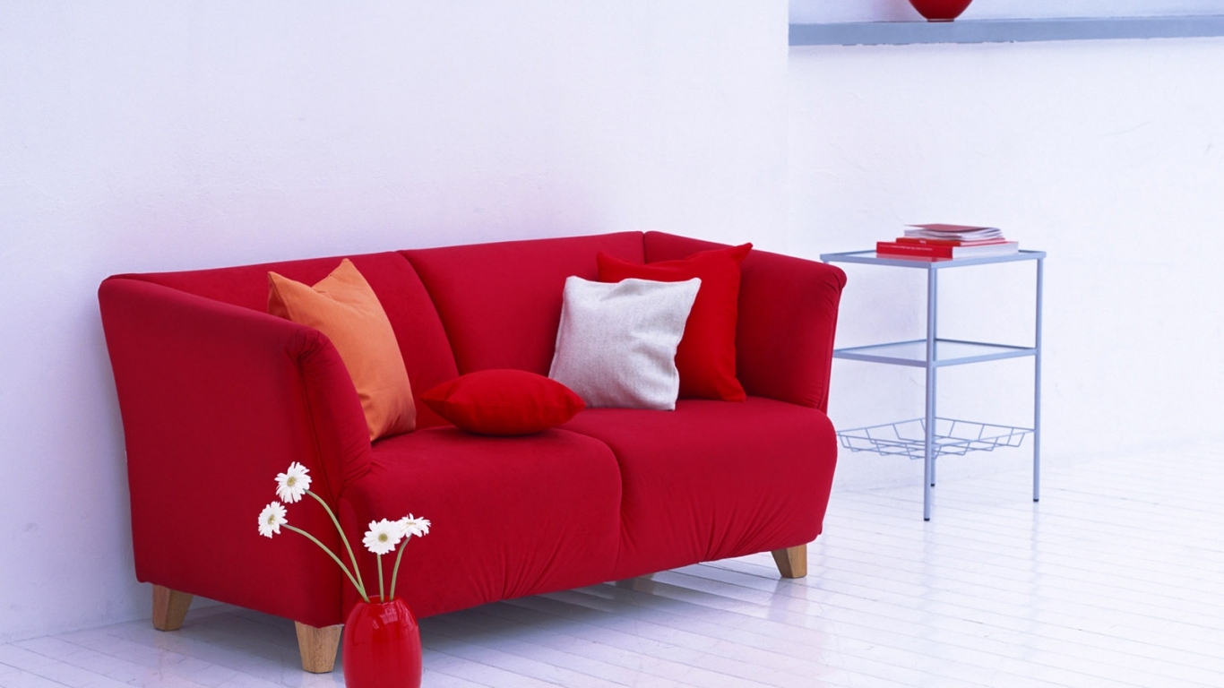 Красный диван