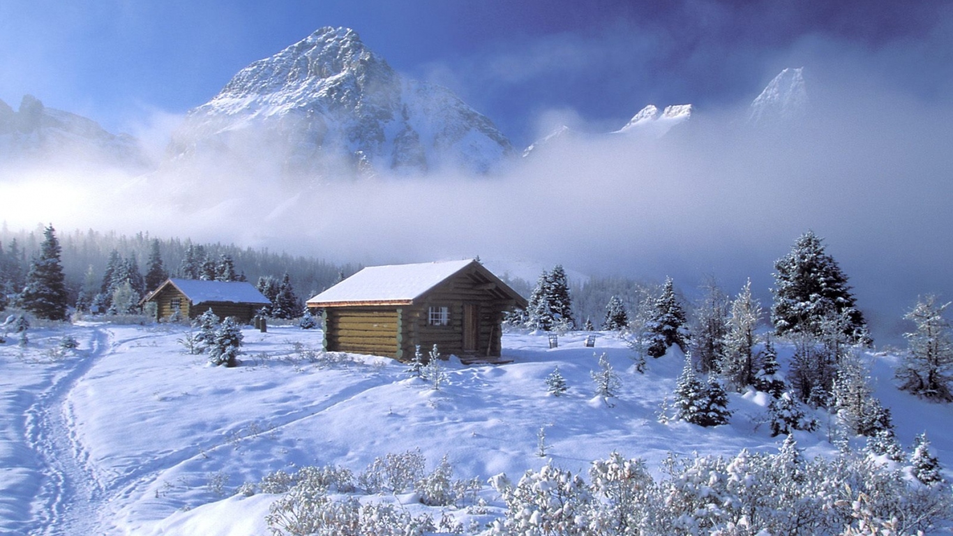 Зимний домик в горах