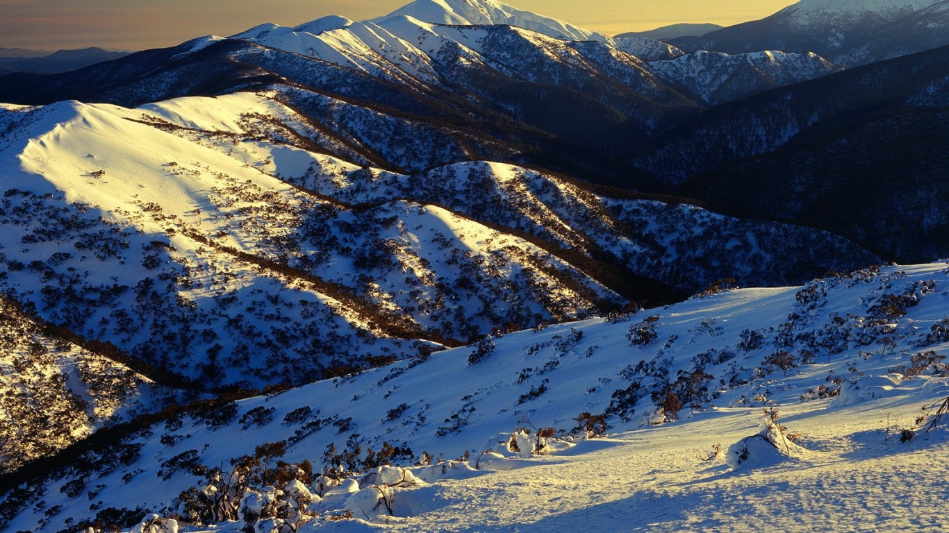 Солнечный день в горах Австралии