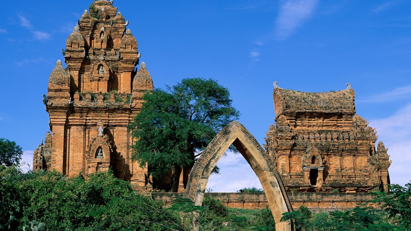 Древний храм Po Klong Garai