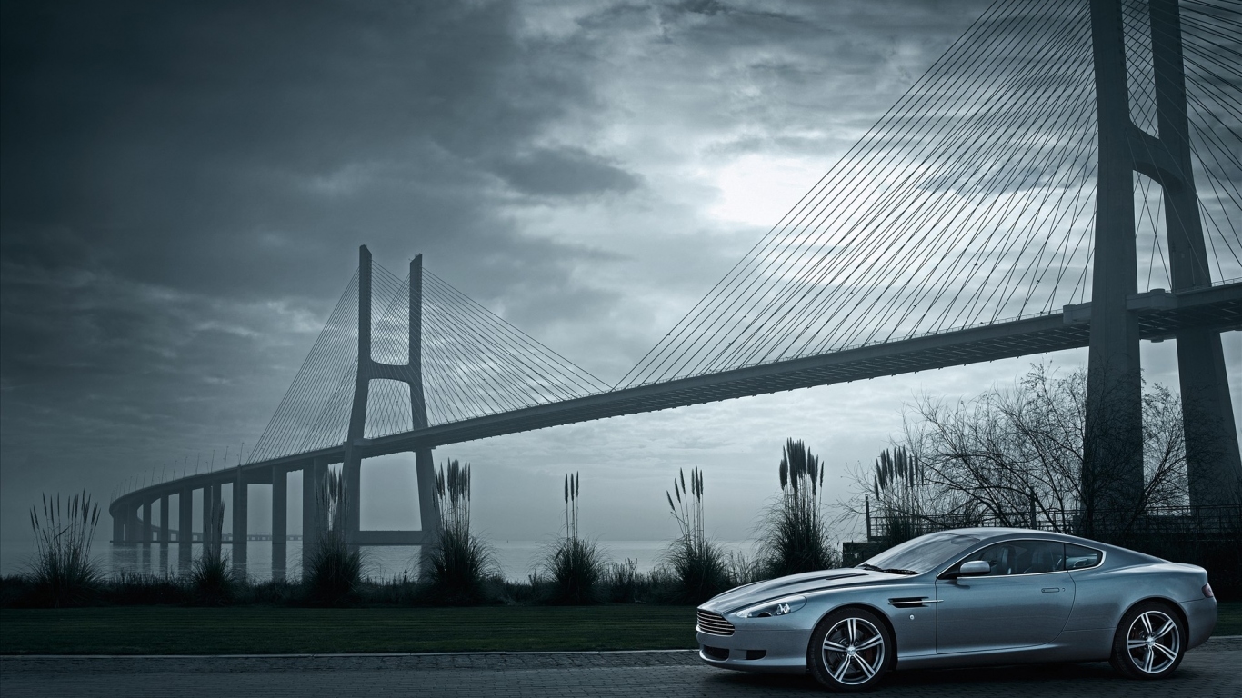 Автомобиль Астон Мартин