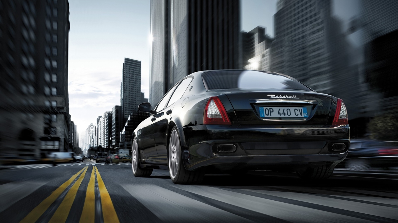 Черный Maserati